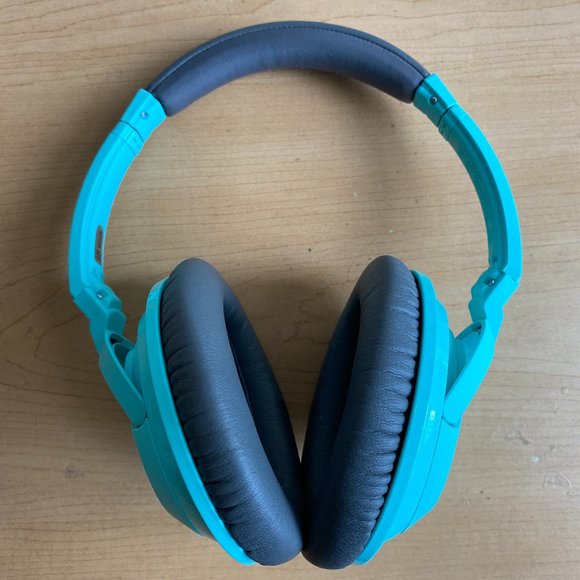 Bose Soundtrue Headphones (Wired) - Picture 4 of 10